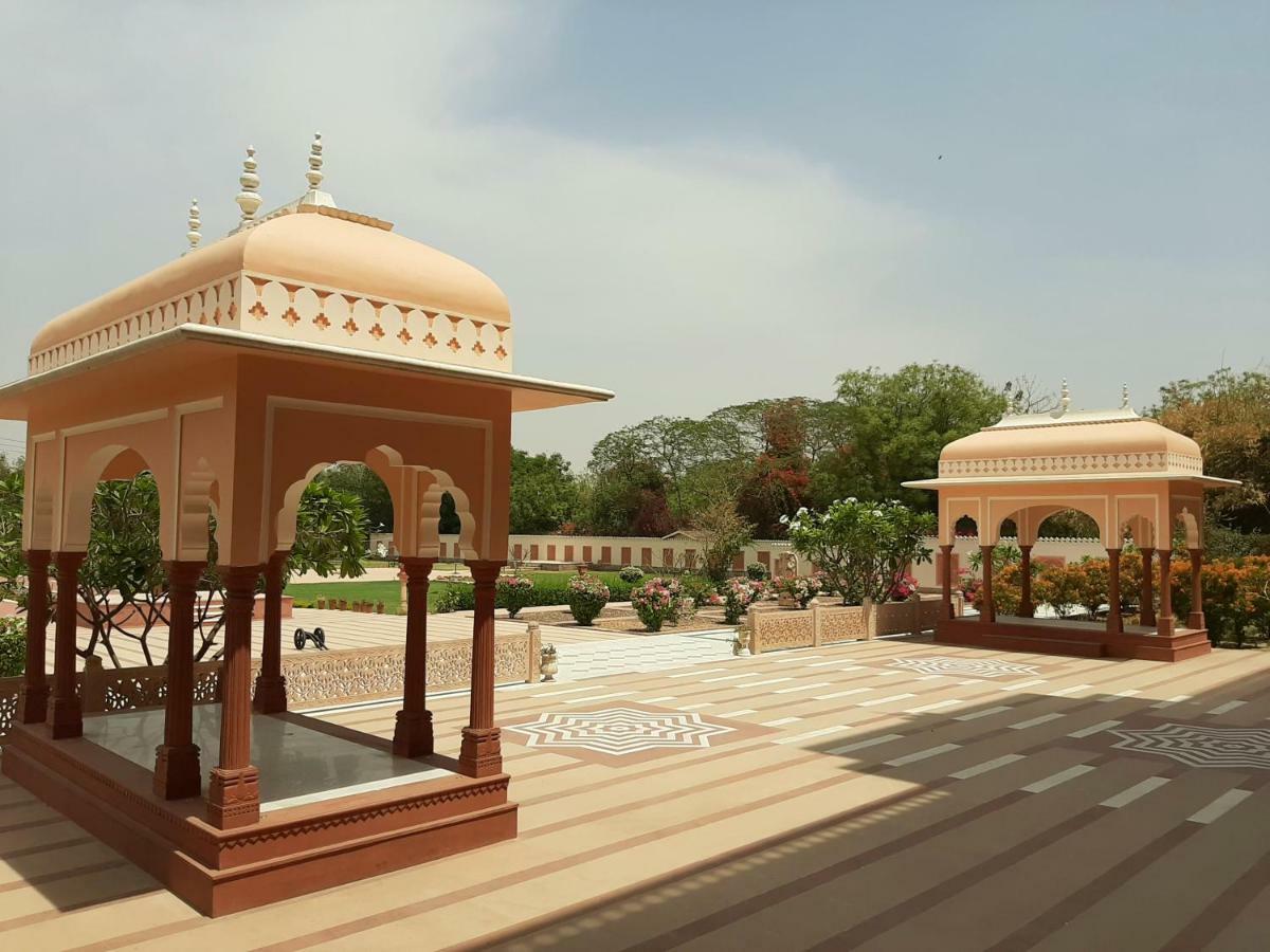 Umaid Palace - Luxury Resort Near Jaipur Close To Bhangarh & Chand Baori Stepwell Abhaneri Dubbī Exterior foto